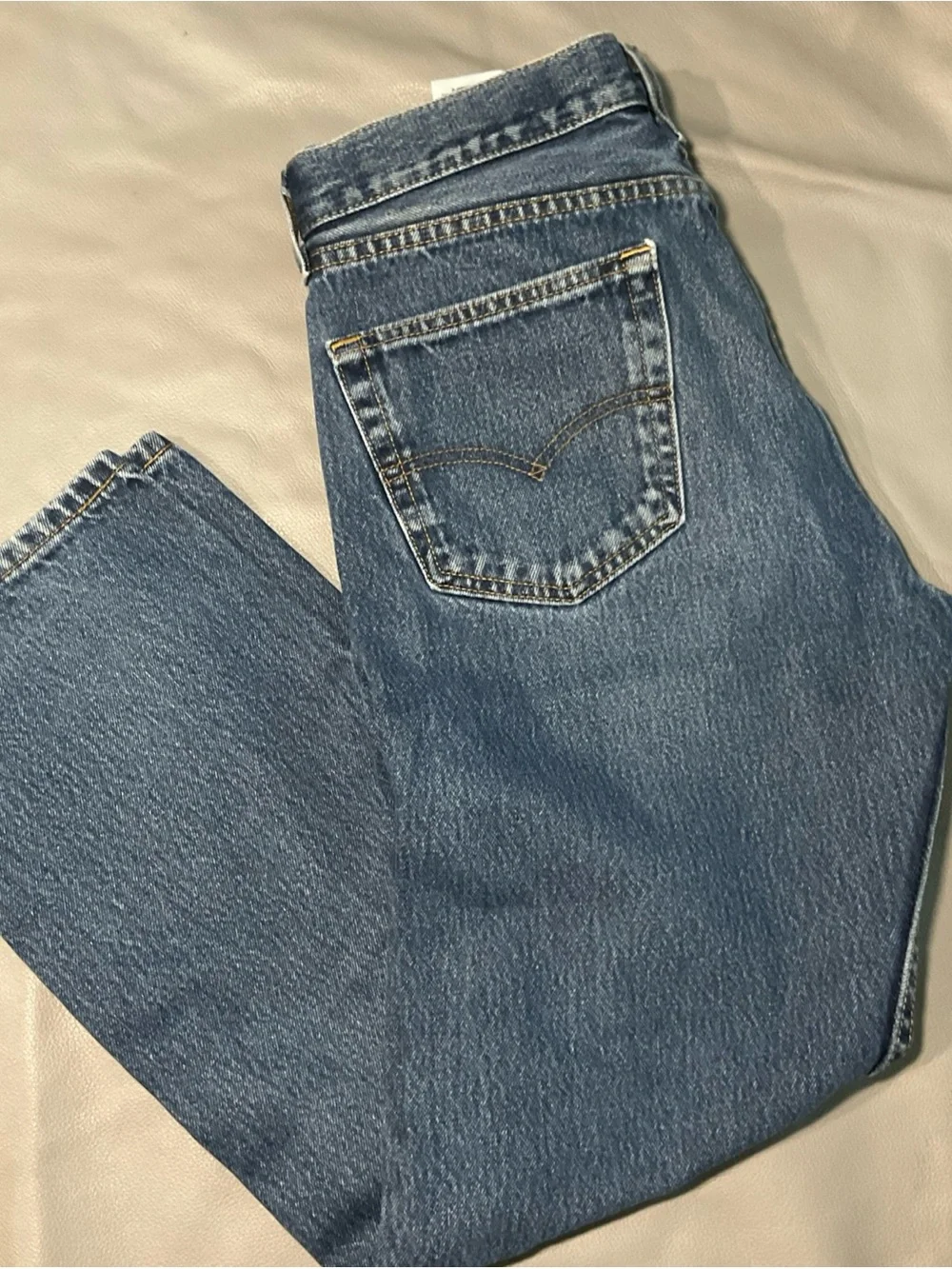 Levi's Men's Straight Jeans in Medium Blue Denim